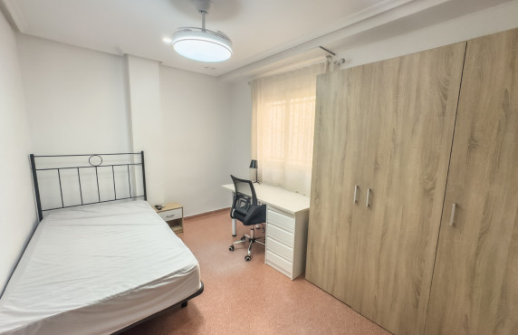 Long term room rental - single room - Elche - Altabix