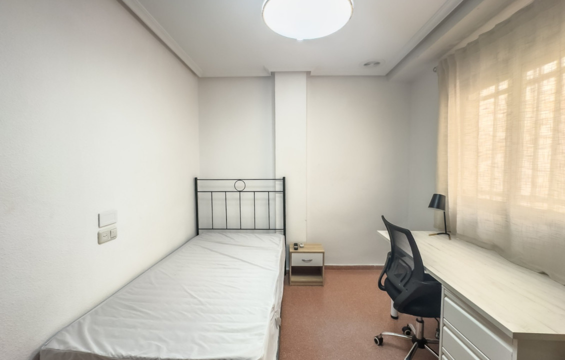 Long term room rental - single room - Elche - Altabix