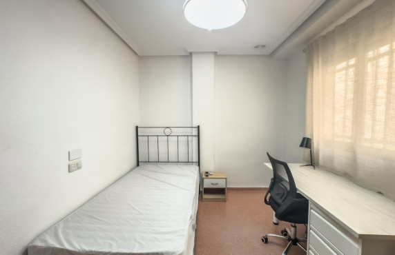 Long term room rental - single room - Elche - Altabix