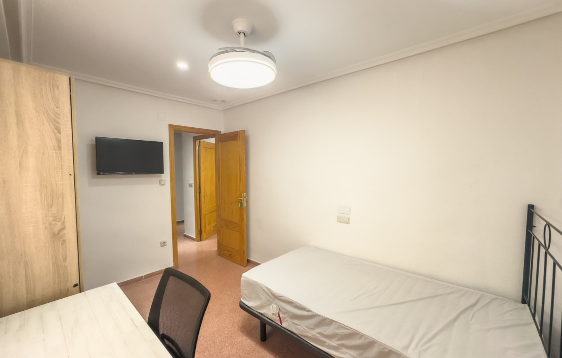 Long term room rental - single room - Elche - Altabix