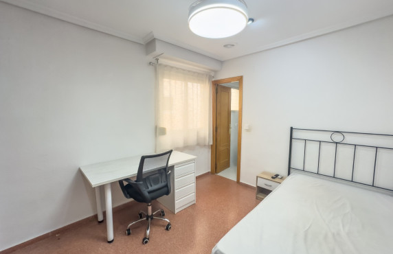 Long term room rental - single room - Elche - Altabix
