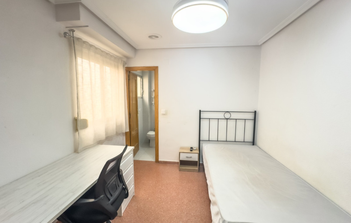 Long term room rental - single room - Elche - Altabix