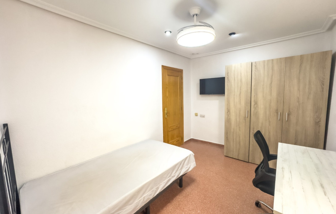 Long term room rental - single room - Elche - Altabix