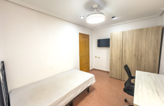 Long term room rental - single room - Elche - Altabix