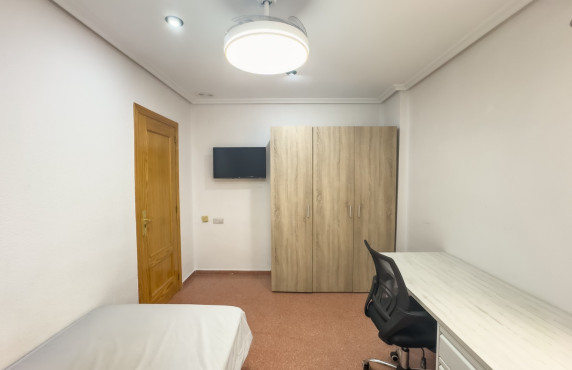 Long term room rental - single room - Elche - Altabix