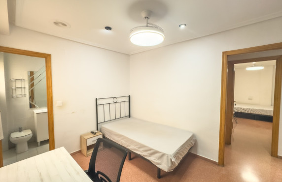 Long term room rental - single room - Elche - Altabix