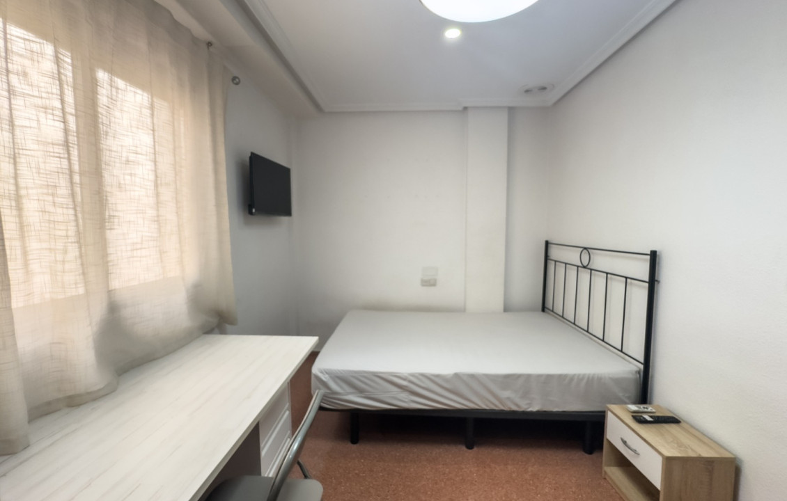 Long term room rental - single room - Elche - Altabix