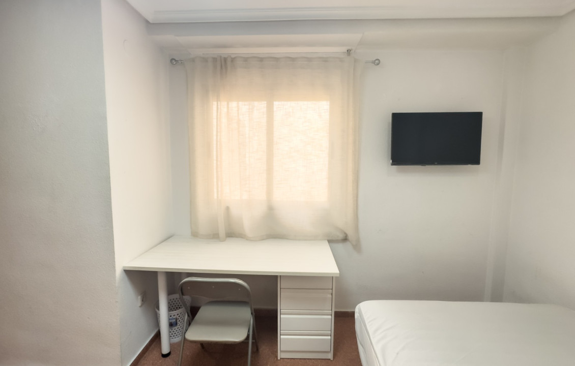 Long term room rental - single room - Elche - Altabix