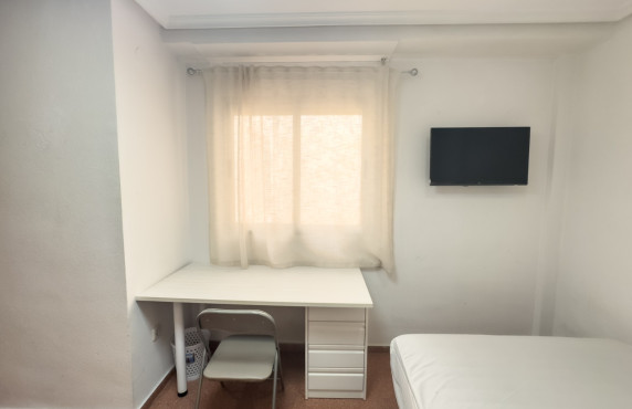 Long term room rental - single room - Elche - Altabix