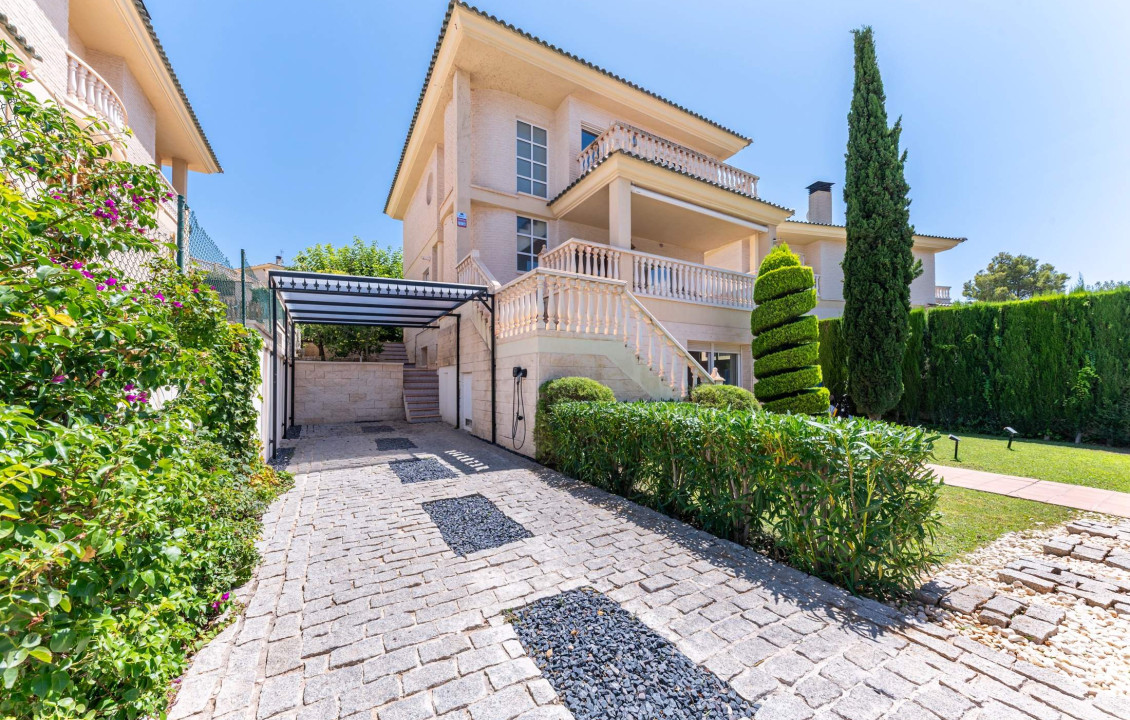 For Sale - villa - Petrer - Comunidad valenciana
