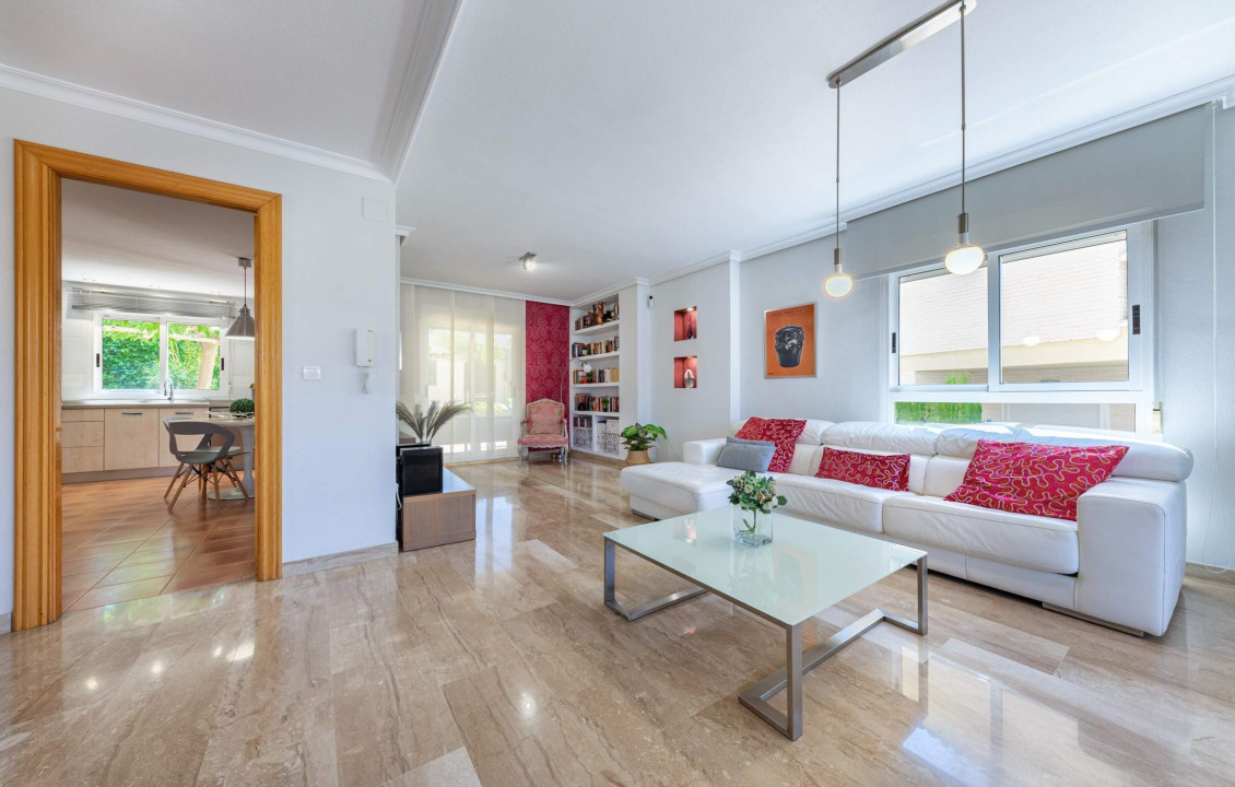 For Sale - villa - Petrer - Comunidad valenciana