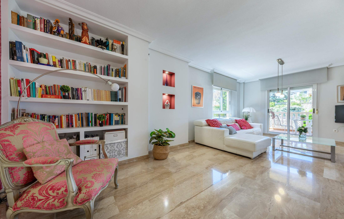 For Sale - villa - Petrer - Comunidad valenciana