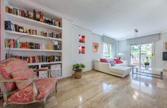 For Sale - villa - Petrer - Comunidad valenciana