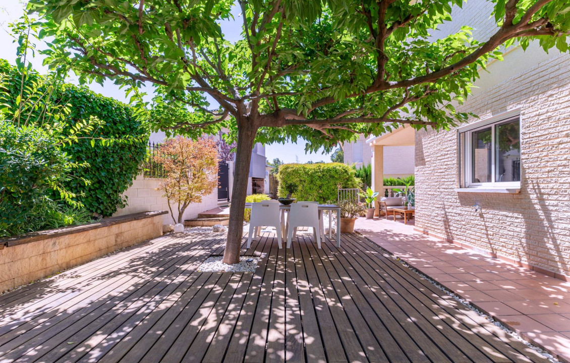 For Sale - villa - Petrer - Comunidad valenciana