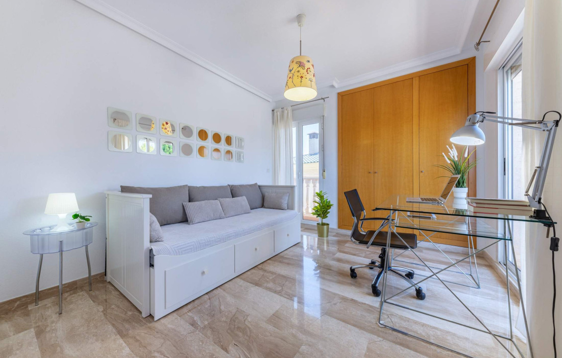 For Sale - villa - Petrer - Comunidad valenciana