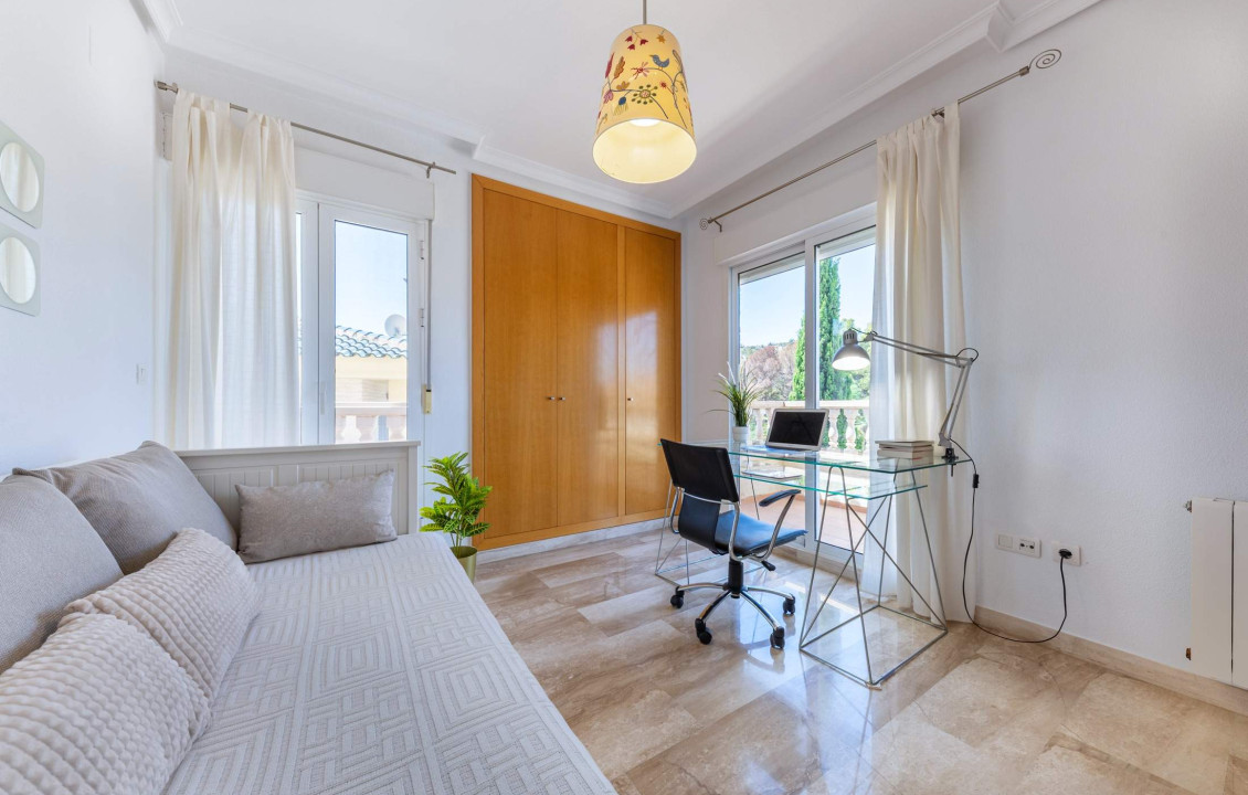 For Sale - villa - Petrer - Comunidad valenciana