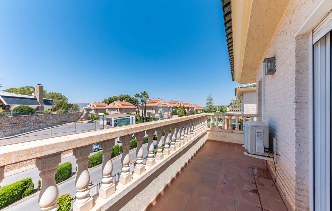For Sale - villa - Petrer - Comunidad valenciana