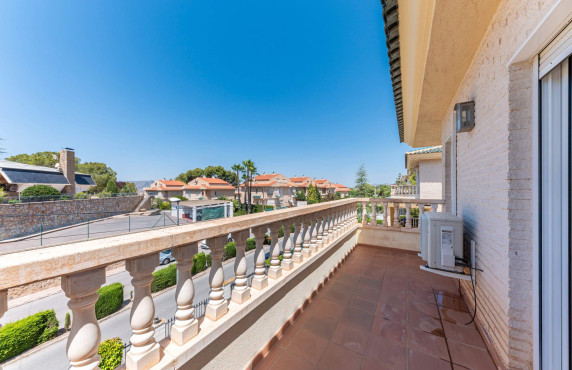 For Sale - villa - Petrer - Comunidad valenciana
