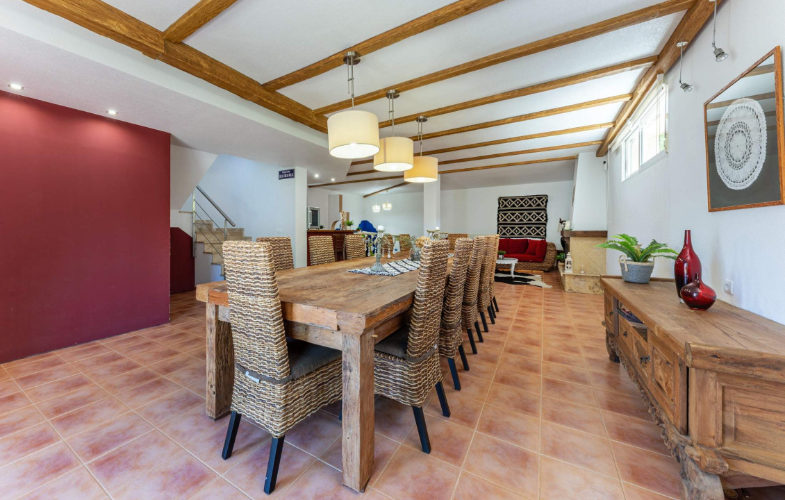 For Sale - villa - Petrer - Comunidad valenciana