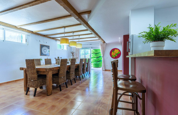 For Sale - villa - Petrer - Comunidad valenciana