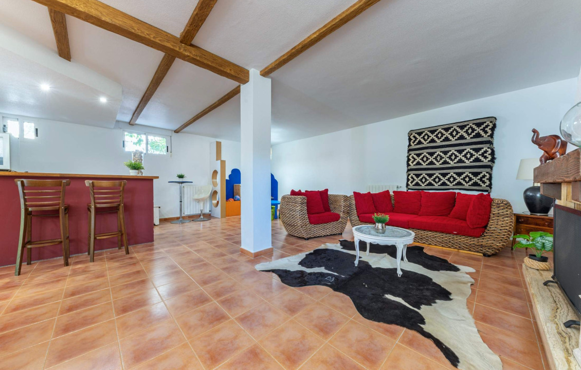 For Sale - villa - Petrer - Comunidad valenciana