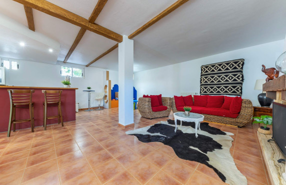For Sale - villa - Petrer - Comunidad valenciana