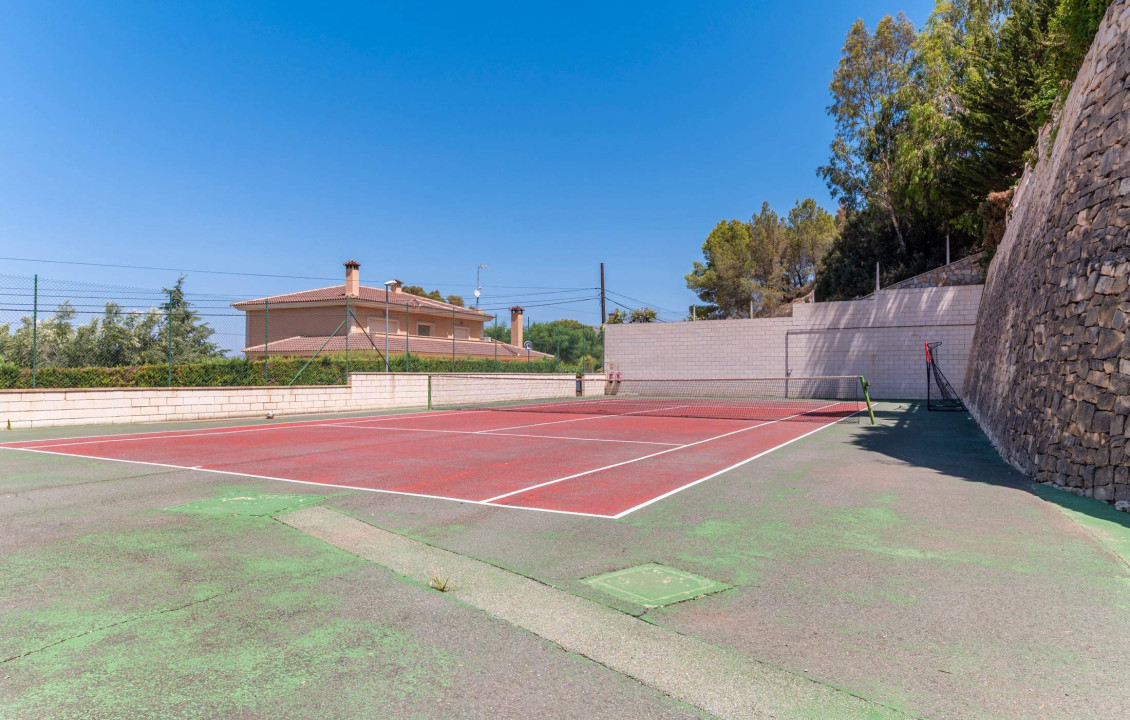 For Sale - villa - Petrer - Comunidad valenciana