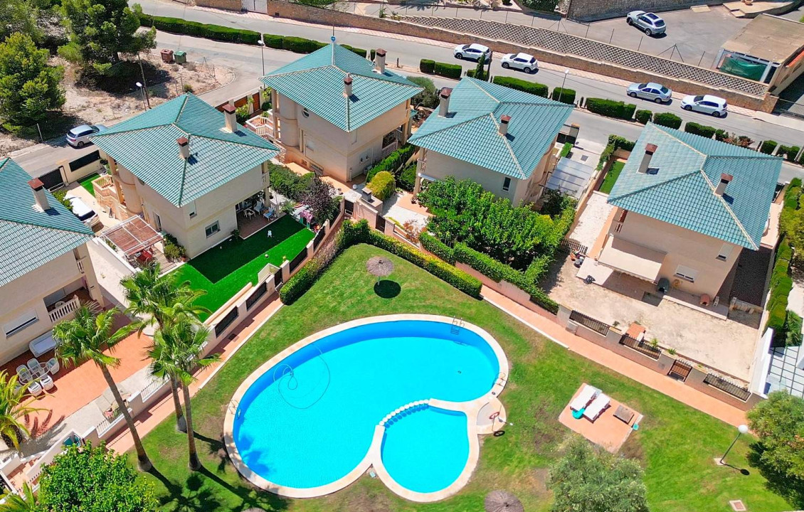 For Sale - villa - Petrer - Comunidad valenciana