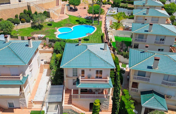 For Sale - villa - Petrer - Comunidad valenciana