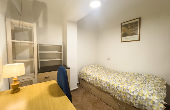 Alquiler Larga Estancia - Apartamento - Elche - Calle del Alférez Cosido