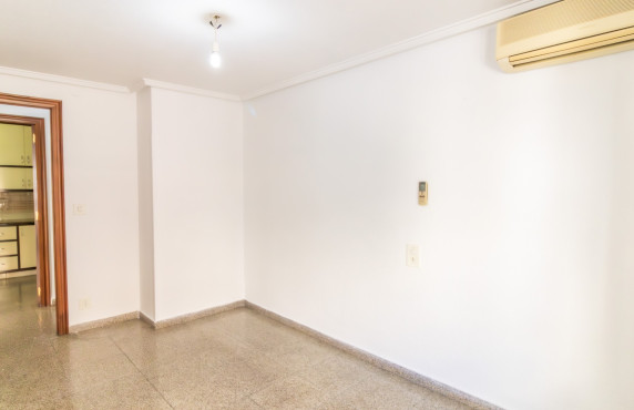 For Sale - Flat - Elche - Plaza La Aparadora