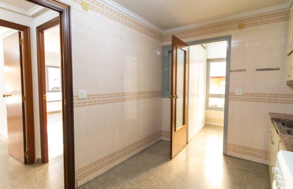 For Sale - Flat - Elche - Plaza La Aparadora