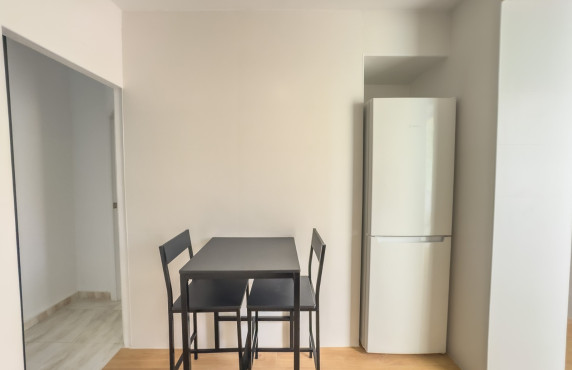 Alquiler Larga Estancia - Piso - Elche - Plaza Obispo Siuri