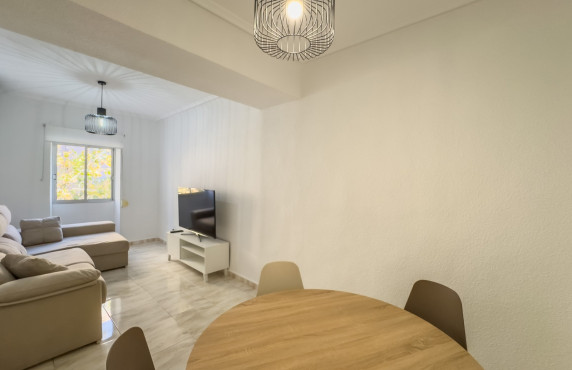 Alquiler Larga Estancia - Piso - Elche - Plaza Obispo Siuri