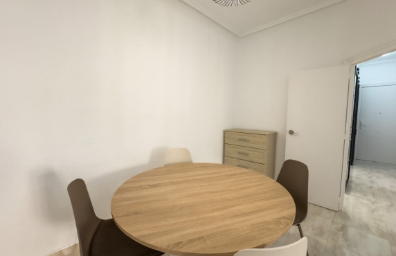 Alquiler Larga Estancia - Piso - Elche - Plaza Obispo Siuri