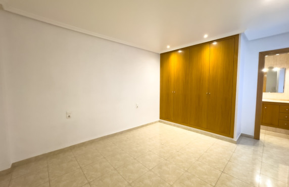 Alquiler Larga Estancia - Apartamento - Elche - Plaza Benidorm