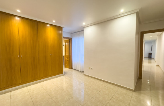 Alquiler Larga Estancia - Apartamento - Elche - Plaza Benidorm