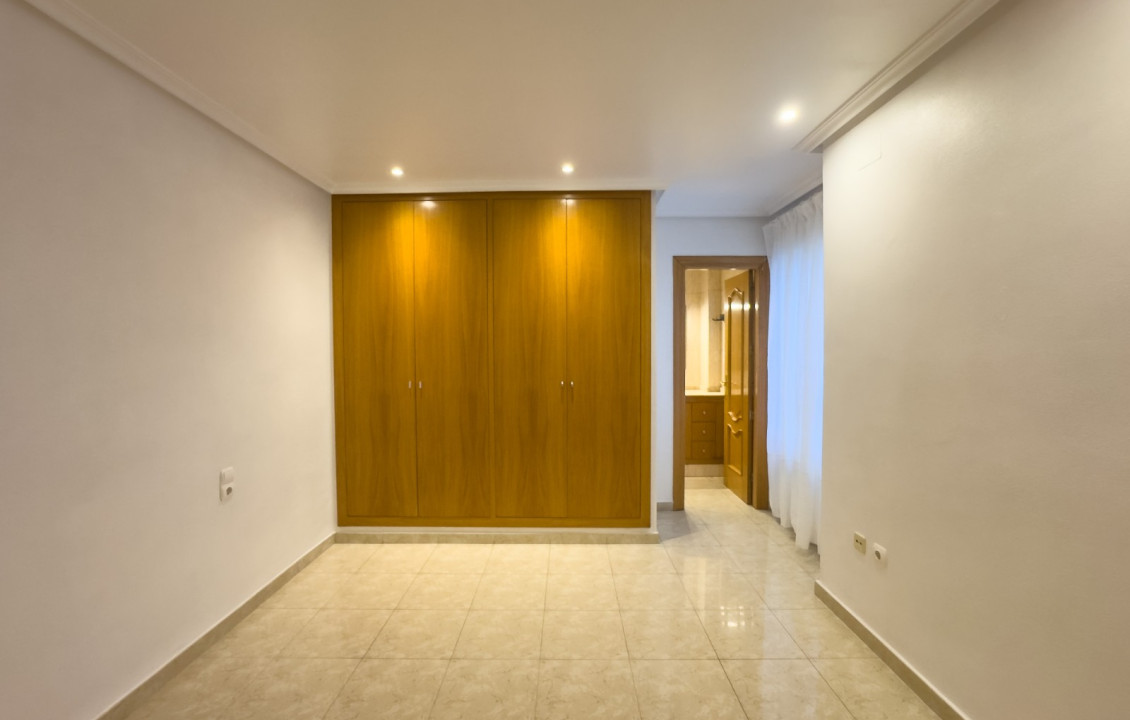 Alquiler Larga Estancia - Apartamento - Elche - Plaza Benidorm