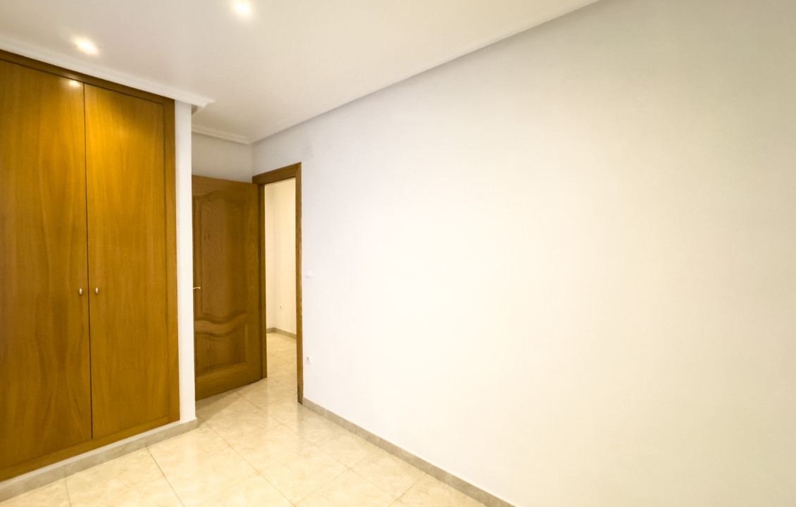 Alquiler Larga Estancia - Apartamento - Elche - Plaza Benidorm