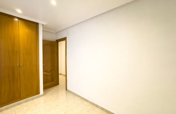 Alquiler Larga Estancia - Apartamento - Elche - Plaza Benidorm