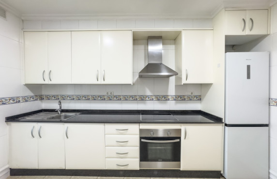 Alquiler Larga Estancia - Apartamento - Elche - Plaza Benidorm