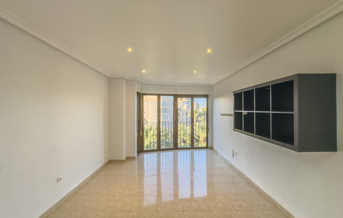Alquiler Larga Estancia - Apartamento - Elche - Plaza Benidorm