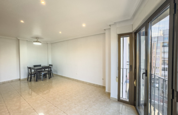 Alquiler Larga Estancia - Apartamento - Elche - Plaza Benidorm