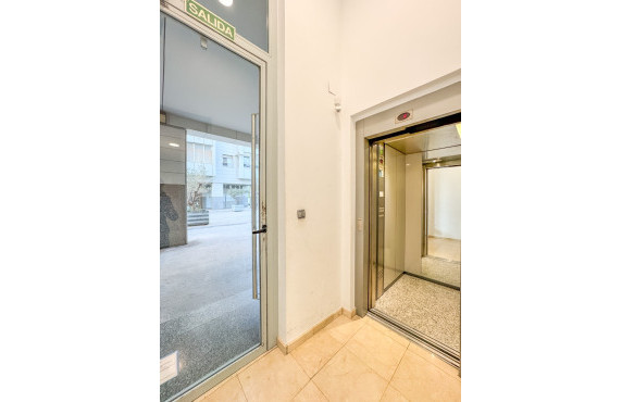 Long Rental Period - Garage - Elche - Plaza Benidorm