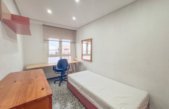 Alquiler de habitación de Larga Estancia - habitación individual - Elche