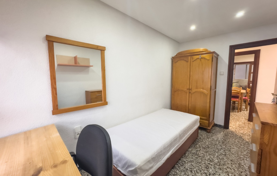Alquiler de habitación de Larga Estancia - habitación individual - Elche