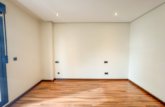 Long Rental Period - Apartment - Elche - Porcelanosa