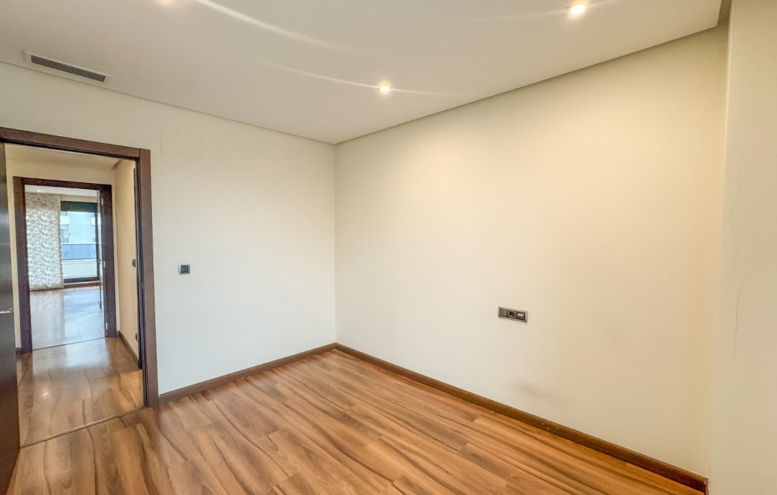 Long Rental Period - Apartment - Elche - Porcelanosa