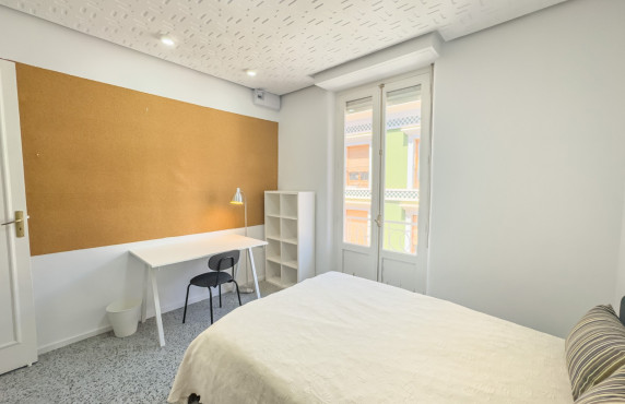 Alquiler de habitación de Larga Estancia - Apartamento - Elche - Centro