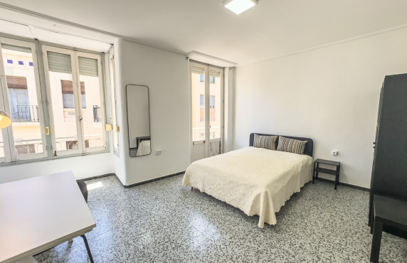 Alquiler de habitación de Larga Estancia - Apartamento - Elche - Centro